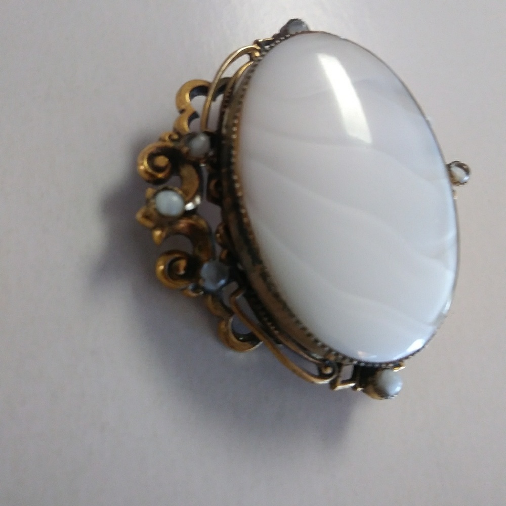 Vintage 40s original by Robert art glass brooch